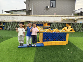 中一班宝宝天地：小小建筑师