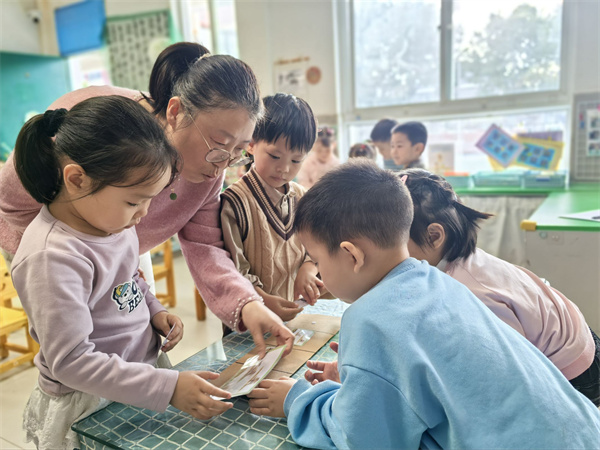 7637f52aa41d45a796b39b412f4f8398.jpg 7637f52aa41d45a796b39b412f4f8398.jpg