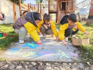 把自然变成“艺术画布”的快乐时光